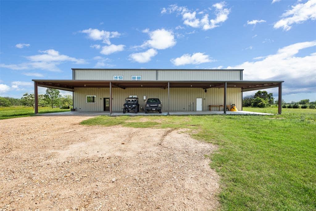 Houston Barndominium Front View