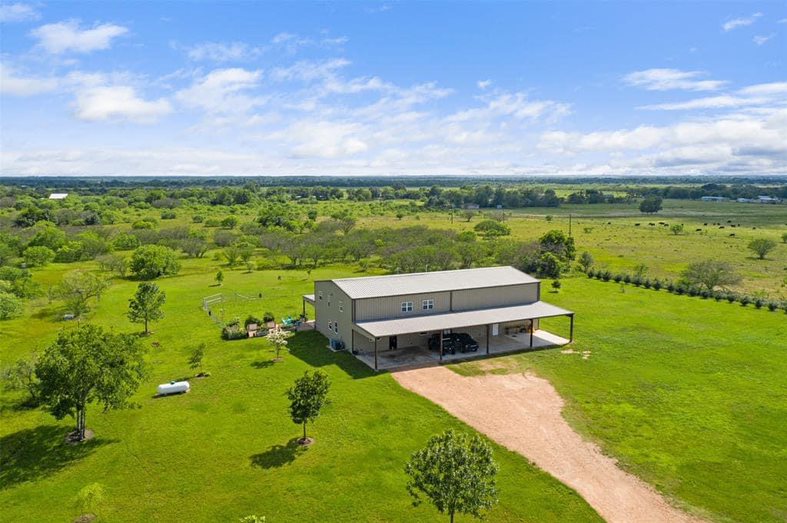 buy a barndominium
